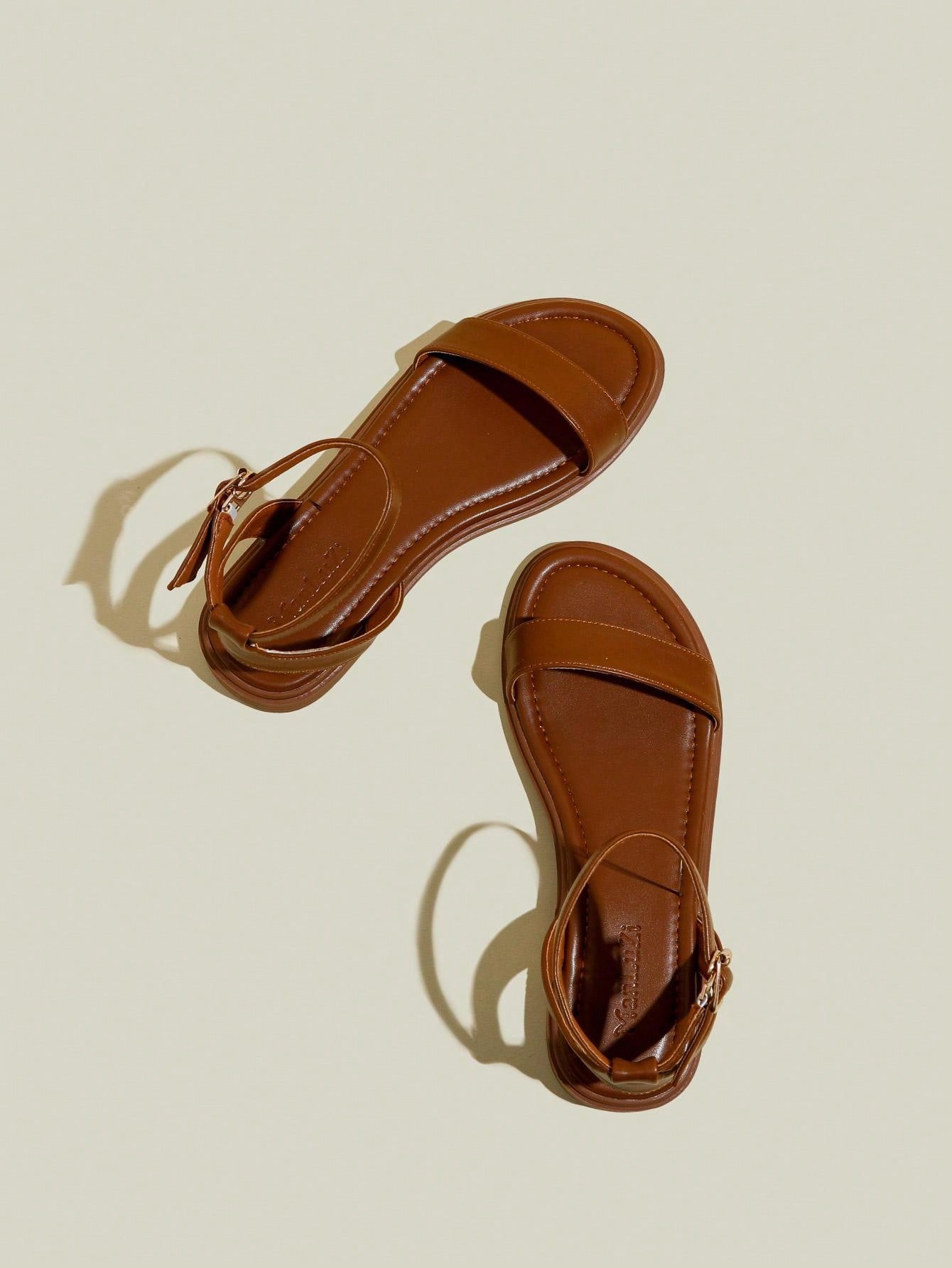Fashionable small high heels - Image 9