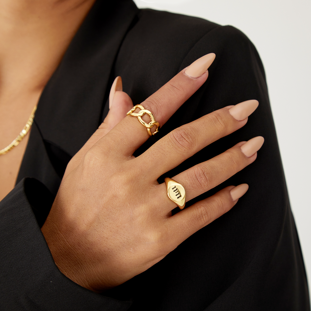 2Pcs Chunky Gold Rings - Image 2