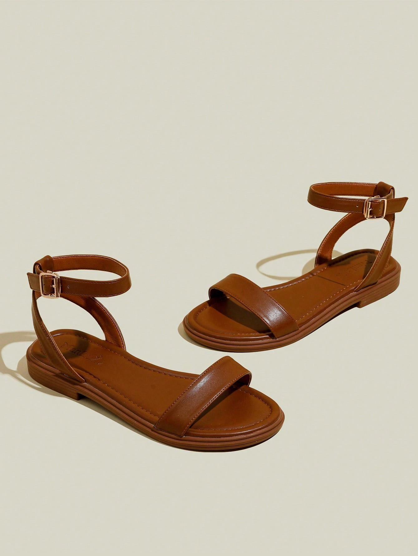 Fashionable small high heels - Image 10