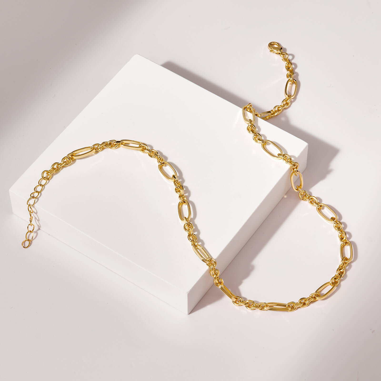 14K Gold Plated Textured Alternate Links Necklace - Image 5