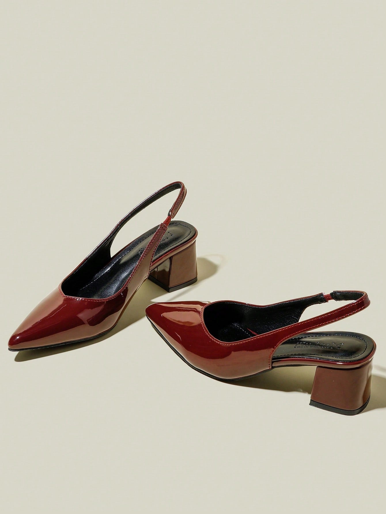 Fashionable small high heels - Image 4