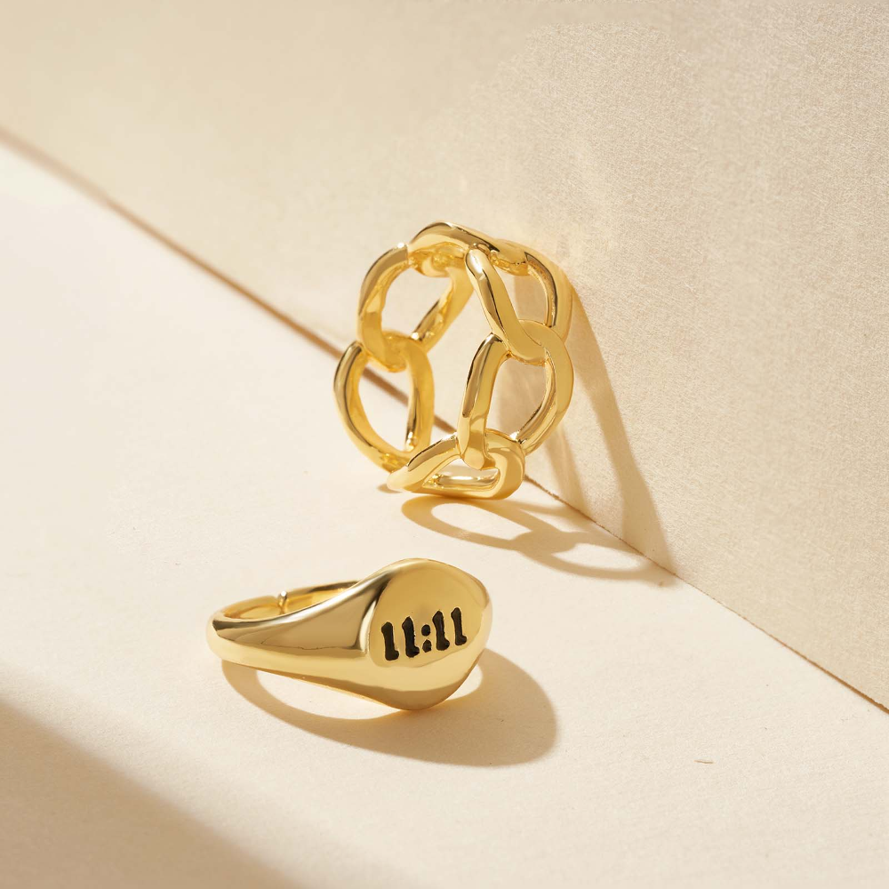 2Pcs Chunky Gold Rings - Image 3