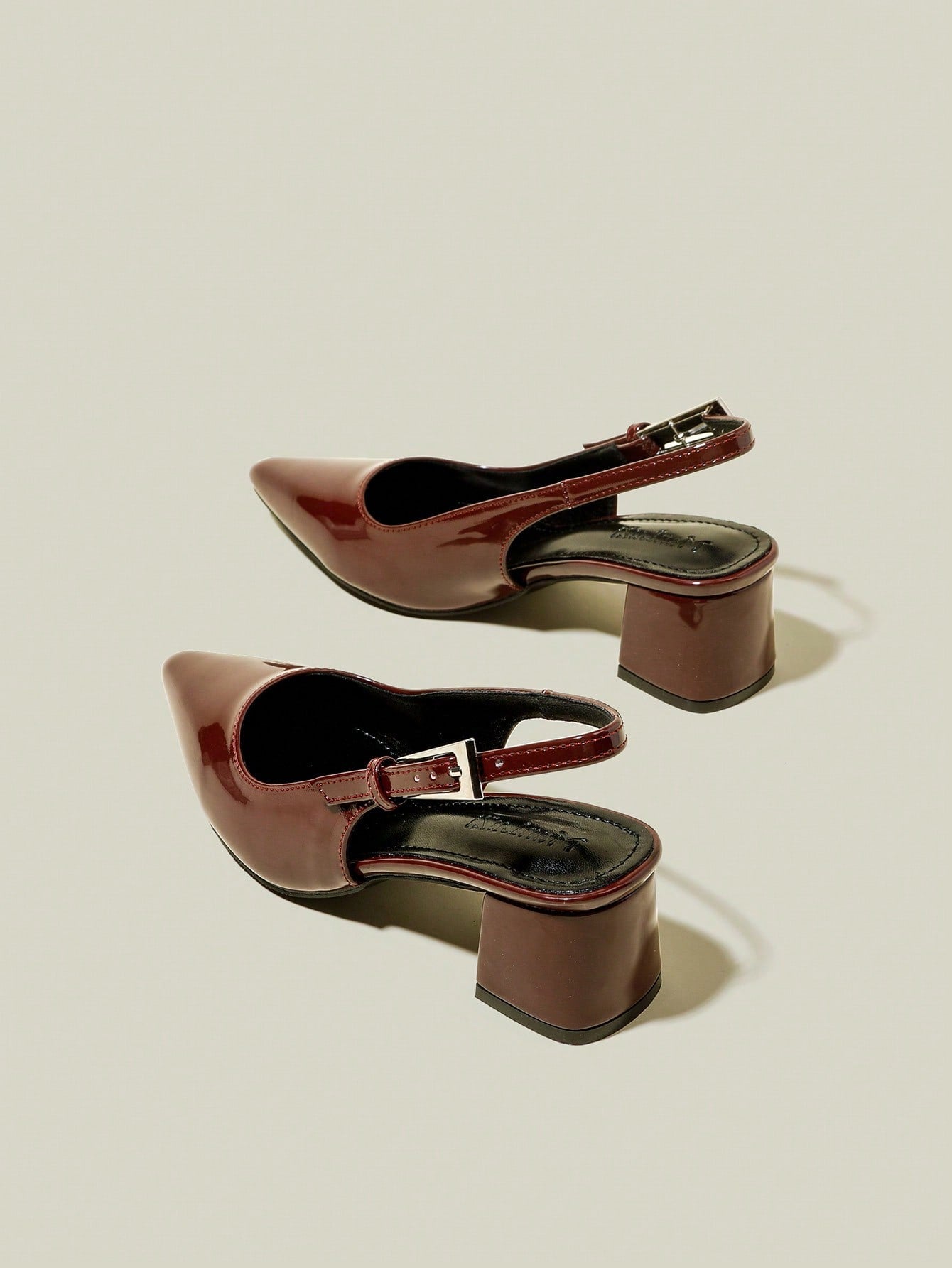 Fashionable small high heels