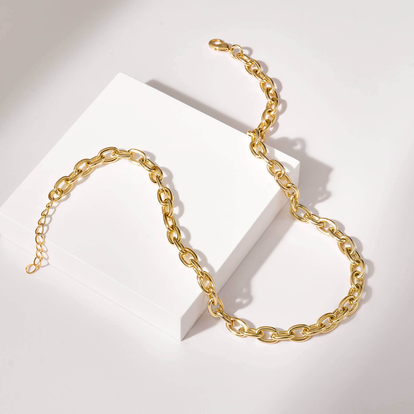 Chunky Cable Link Chain Necklace - Image 4