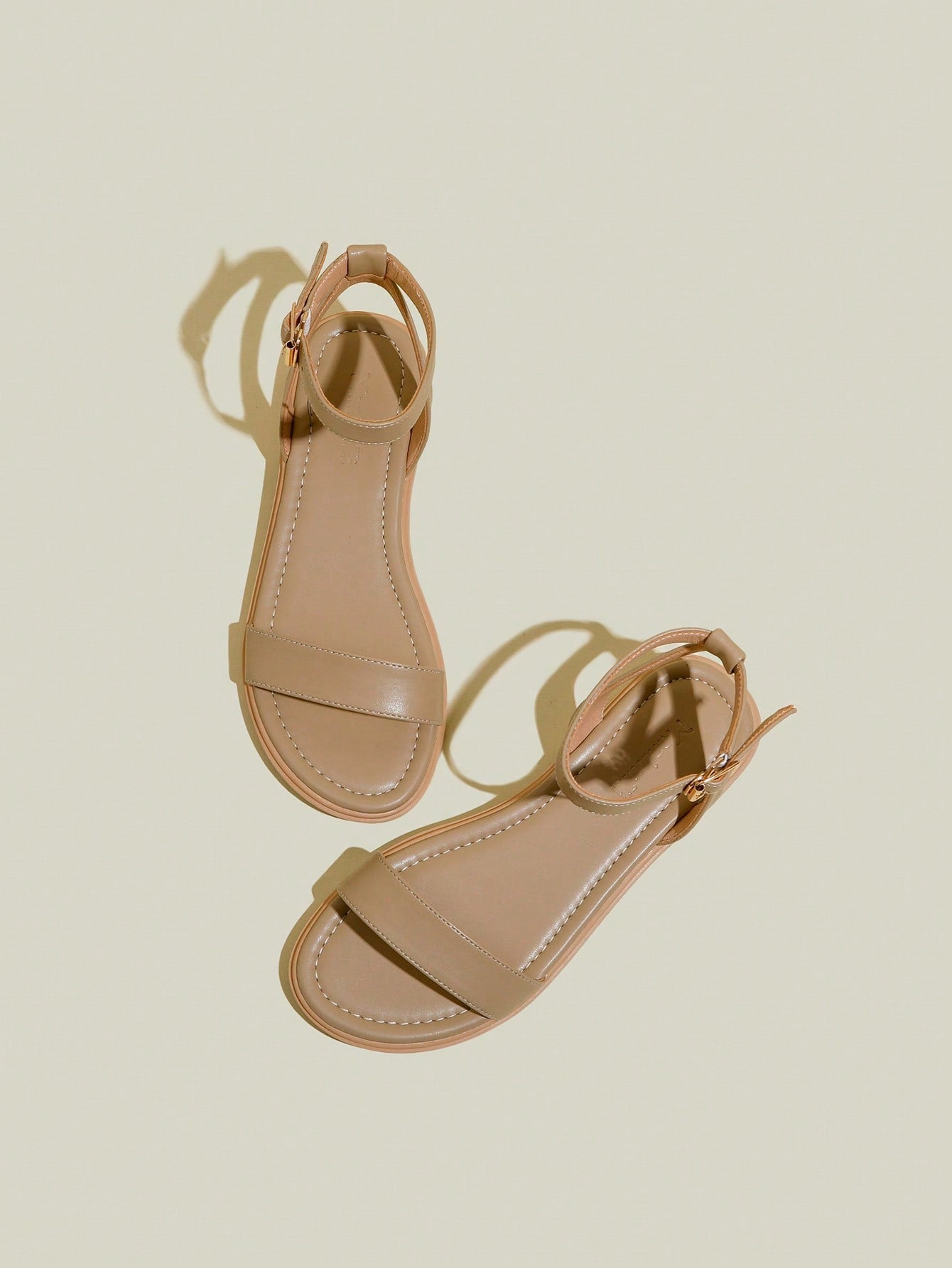 Fashionable small high heels - Image 32