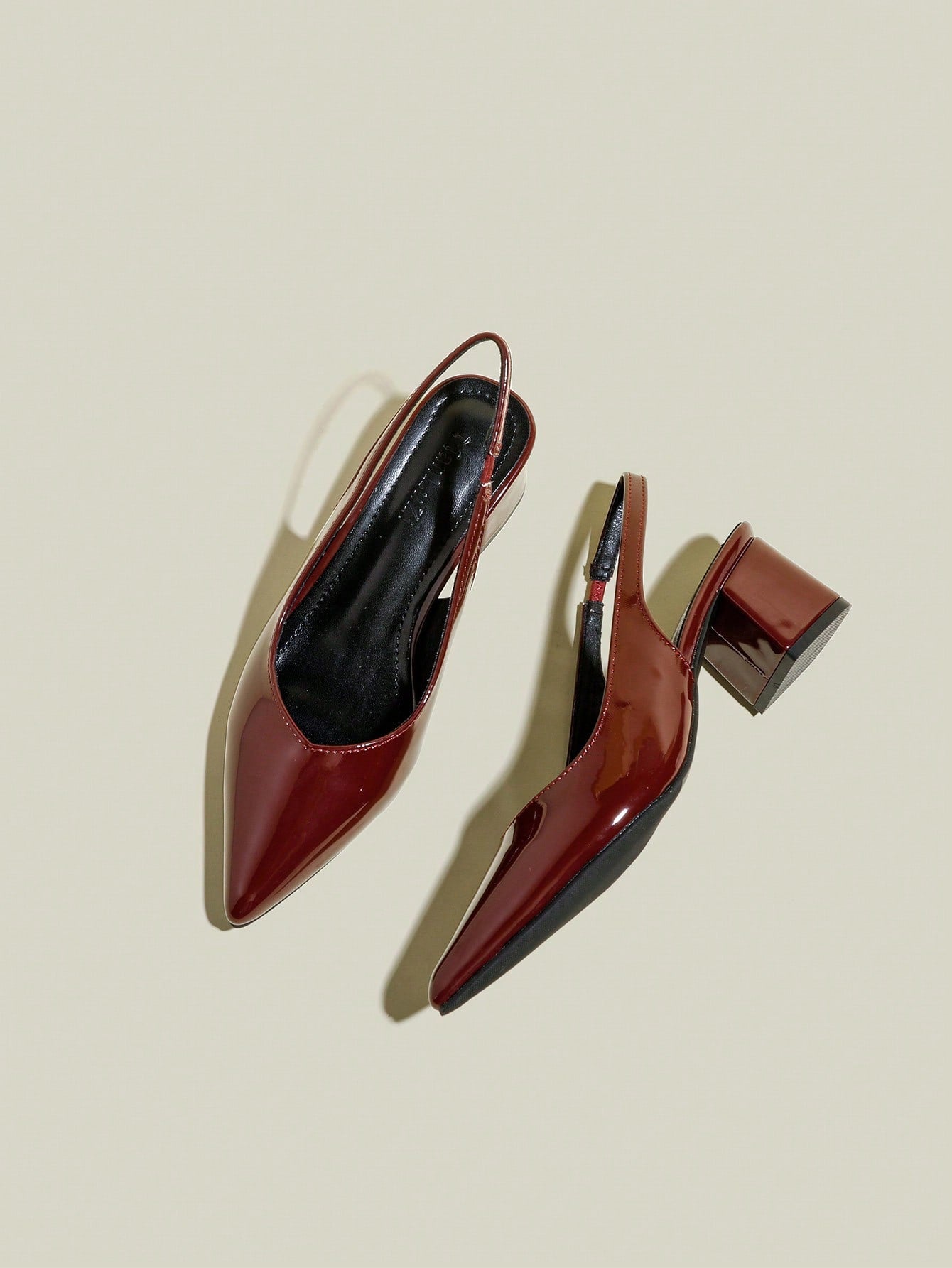 Fashionable small high heels - Image 2